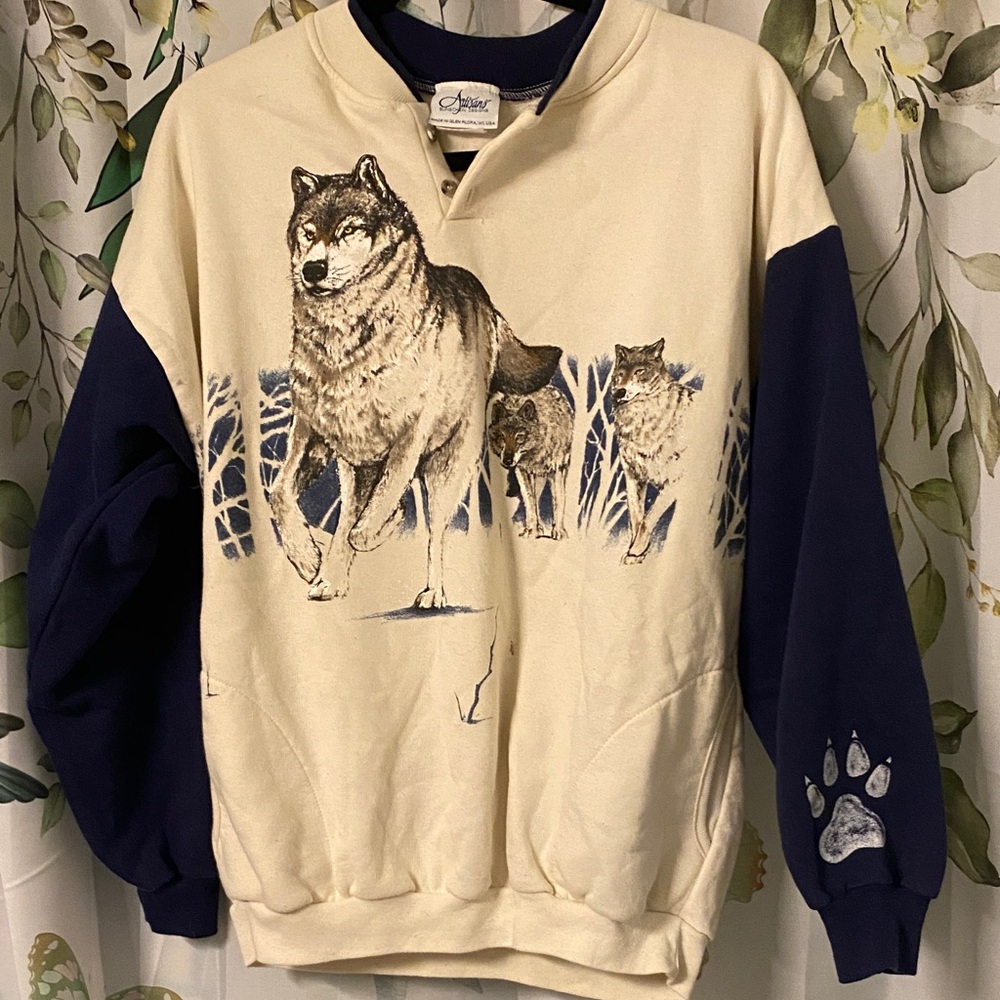 Signature Women's Cream and Navy Wolf Print Sweater